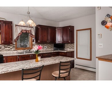 73 Brickett St, Springfield, MA 01119 - photo 4