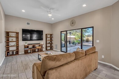 08-Living Area
