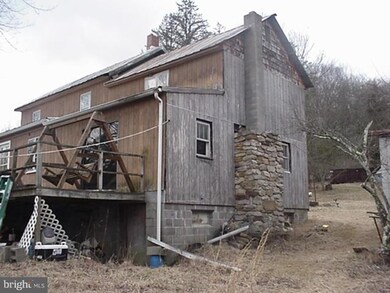 2715 Little Cacapon Mountain Rd, Points, WV 25437 - photo 3