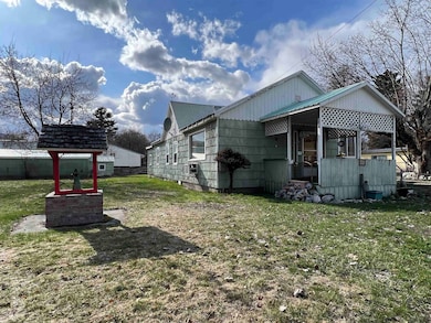 901 N 3rd St E, Chewelah, WA 99109 - photo 2