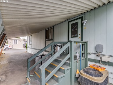 21100 NE Sandy Blvd unit 18, Fairview, OR 97024 - photo 5