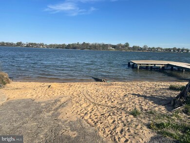 8101 Highpoint Rd, Clearwater Beach, MD 21226 - photo 3