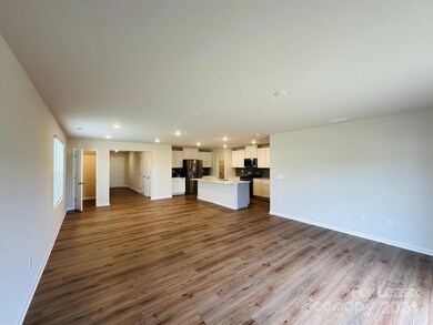 140 Brentwood Dr, Statesville, NC 28625 - photo 3