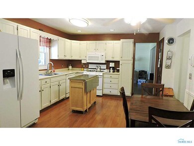 Eat In Kitchen.
