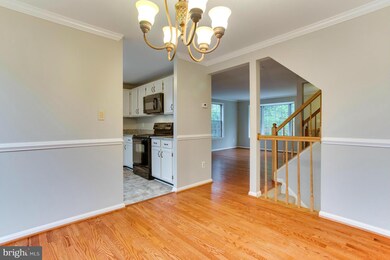 13825 Laura Ratcliff Ct, Centreville, VA 20121 - photo 7