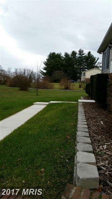 6592 Streamwood Ct, Sykesville, MD 21784 - photo 2