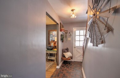 1421 Cathys Ln, North Wales, PA 19454 - photo 3