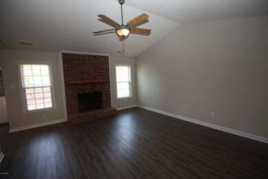 312 Richmond Dr, Jacksonville, NC 28540 - photo 5