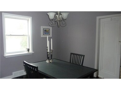 Dining Room. The dining room is 12x9 m/l and is re