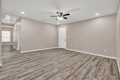 729 W Bullock St, Denison, TX 75020 - photo 4