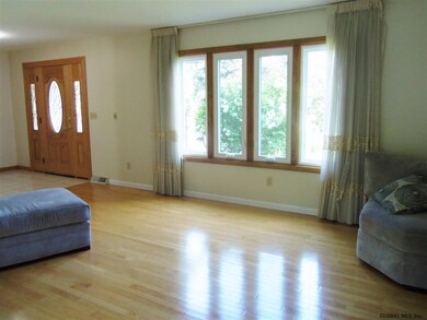 2 Huntleigh Dr, Albany, NY 12211 - photo 4