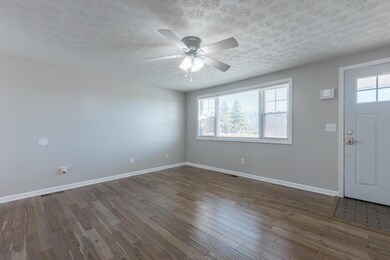 585 Fox Ridge St, Columbus, OH 43228 - photo 5