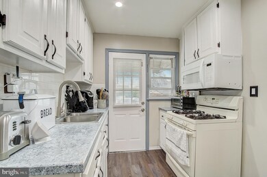 808 N Stiles St, Linden, NJ 07036 - photo 7