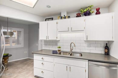 14010 N Palm Ridge Dr W, Sun City, AZ 85351 - photo 5