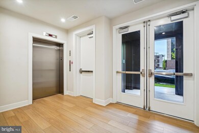 43439 Croson Ln unit 300, Ashburn, VA 20148 - photo 2