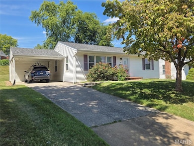 1807 W Clark St, Saint Charles, MO 63301 - photo 2