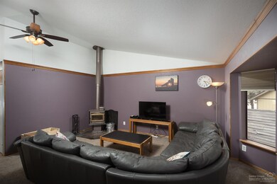 1614 NE Cackler Ln, Bend, OR 97701 - photo 3