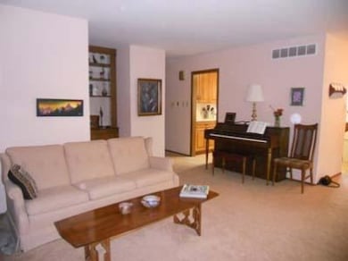 211 Las Olas Dr, Crown Point, IN 46307 - photo 6