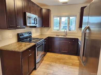 827 E Park Ave unit Lower, Long Beach, NY 11561 - photo 2