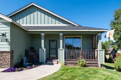 2239 SW Metolius Ct, Redmond, OR 97756 - photo 3