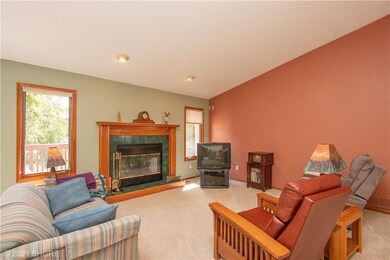 2513 E Leach Ave, Des Moines, IA 50320 - photo 3