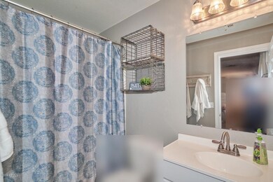 Opal-Master Bath (9)