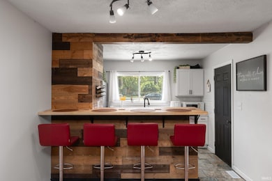 808 E Pine Ln, Monticello, IN 47960 - photo 6