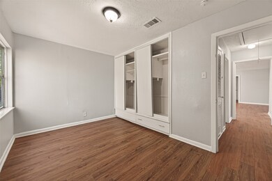 6058 Glenhurst Dr, Houston, TX 77033 - photo 7