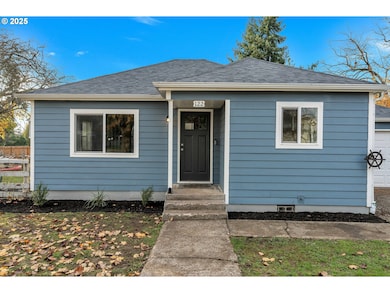 122 N Cole Ave, Molalla, OR 97038 - photo 4