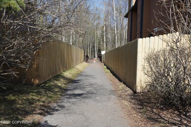 Neighborhood access to the trails