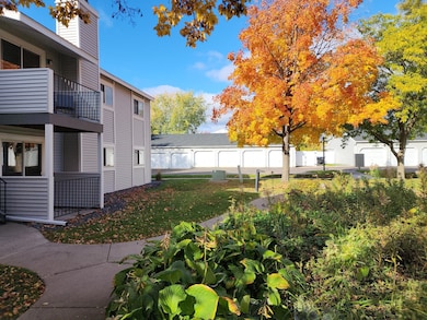 1721 Fulham St unit F, Saint Paul, MN 55113 - photo 3