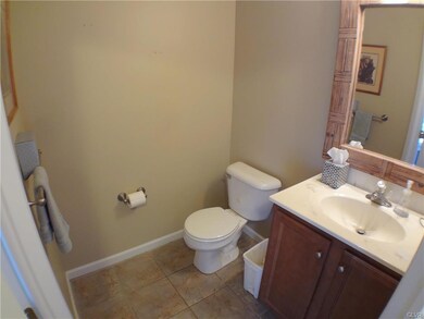 1394 Mohr Cir, Macungie, PA 18062 - photo 3