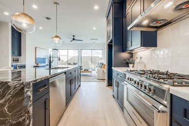 2111 Park St, Houston, TX 77019 - photo 7