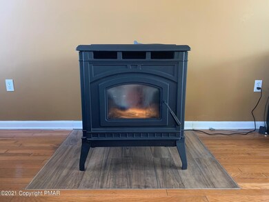 258 Spicebush Dr, East Stroudsburg, PA 18301 - photo 5