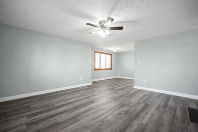 Living Room 1-1