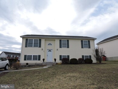 39 Planet Ct, Martinsburg, WV 25404 - photo 2