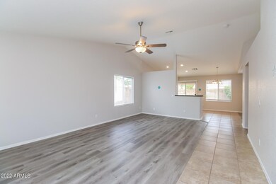 003-photo-living-room-9482000
