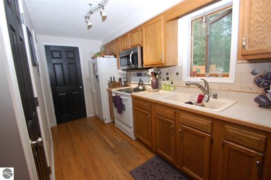 1721 Orchard Ln, West Branch, MI 48661 - photo 4