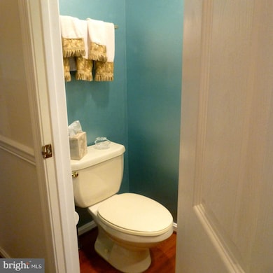 11210 Minstrel Tune Dr, Germantown, MD 20876 - photo 5