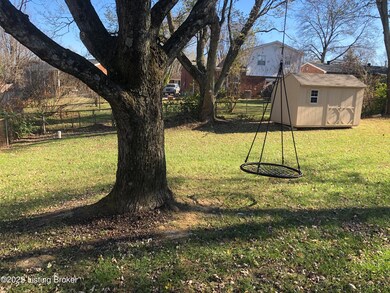 5515 Idlewood Ln, Louisville, KY 40291 - photo 4