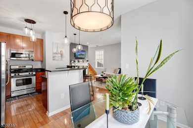 176 Winchester Ct, Clifton, NJ 07013 - photo 4