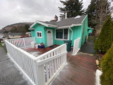 1013 Hemlock St, Kodiak, AK 99615 - photo 5