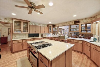 1445 Cambridge Rd, Lansing, MI 48911 - photo 3