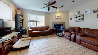 1219 April Bloom unit A, College Station, TX 77840 - photo 2