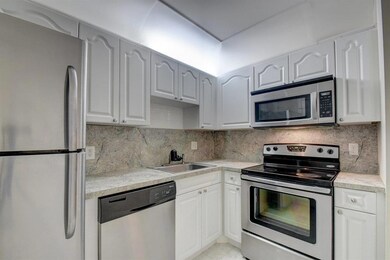 LARGE KITCHEN WITH BREAKFAST NOOK