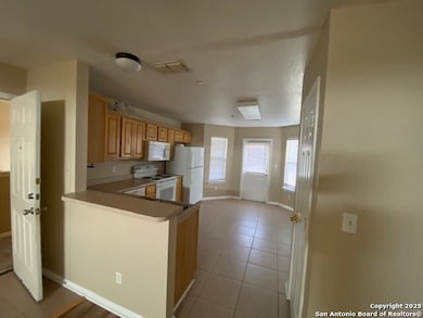 3109 Douglas Fir Dr unit 3113, New Braunfels, TX 78130 - photo 3