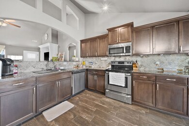 1610 Colonel Bartow Dr, Prairie Grove, AR 72753 - photo 7