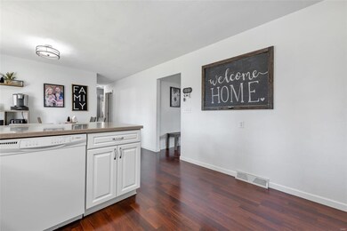 1004 Lincoln Dr, Maryville, IL 62062 - photo 7