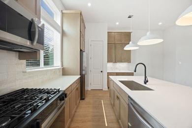 2125 D Hoskins Dr, Houston, TX 77080 - photo 5