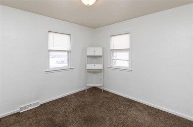 2710 Cleveland Ave, Des Moines, IA 50317 - photo 6
